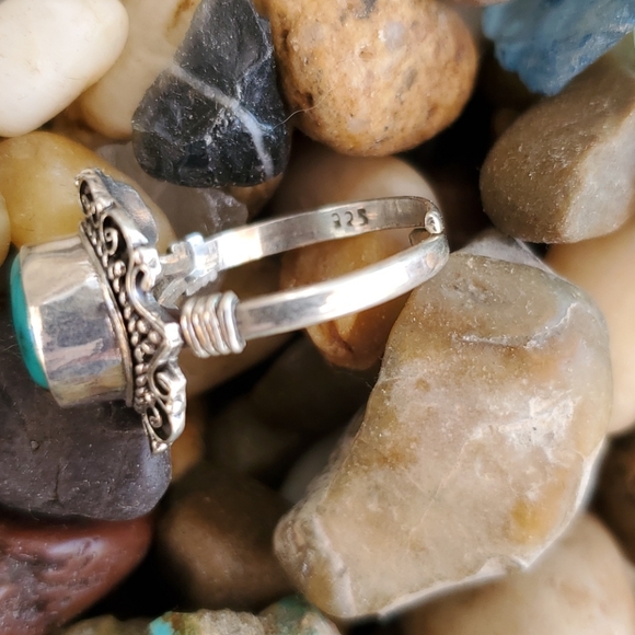 Vintage Sterling Turquoise Ring - Picture 4 of 5
